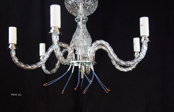 connection of the electric wires of the chandelier